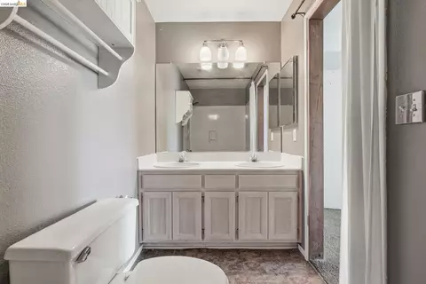 Bath - 243 Florence Ct, Hercules, CA 94547 photo 1 of 3