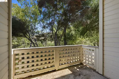 Exterior - 243 Florence Ct, Hercules, CA 94547 photo 4 of 8