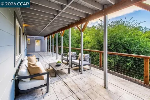 Exterior - 1009 Regio Ct, Lafayette, CA 94549 photo 11 of 28