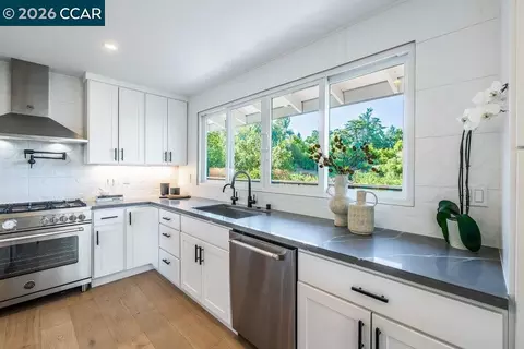 Kitchen - 1009 Regio Ct, Lafayette, CA 94549 photo 6 of 9