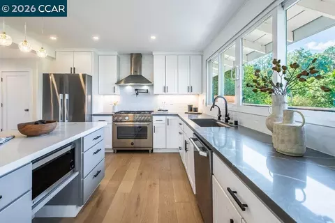 Kitchen - 1009 Regio Ct, Lafayette, CA 94549 photo 5 of 9