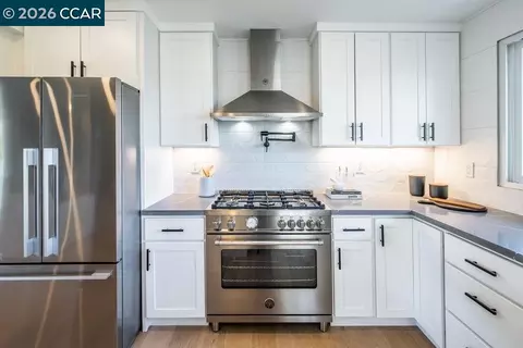 Kitchen - 1009 Regio Ct, Lafayette, CA 94549 photo 4 of 9