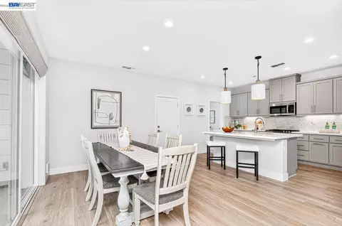 Dining - 6005 Marble St, Dublin, CA 94568 photo 1 of 2