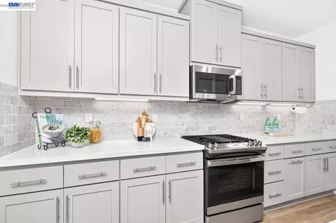 Kitchen - 6005 Marble St, Dublin, CA 94568 photo 4 of 5