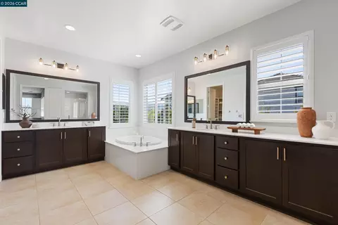 Bath - 19221 Eagle View Dr, Morgan Hill, CA 95037 photo 1 of 5