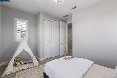 Bedroom - 19221 Eagle View Dr, Morgan Hill, CA 95037 photo 5 of 7