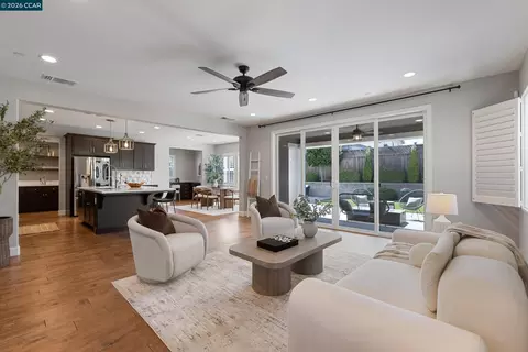 Living - 19221 Eagle View Dr, Morgan Hill, CA 95037 photo 2 of 5
