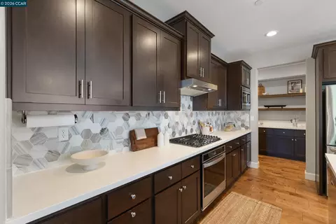 Kitchen - 19221 Eagle View Dr, Morgan Hill, CA 95037 photo 4 of 5