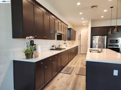 Kitchen - 3206 Shrute Dr, Lathrop, CA 95330 photo 1 of 4