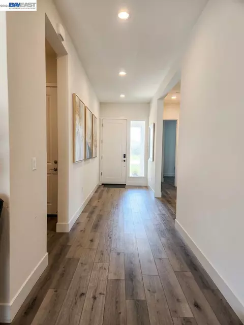 Entry Way - 3206 Shrute Dr, Lathrop, CA 95330 photo 2 of 3