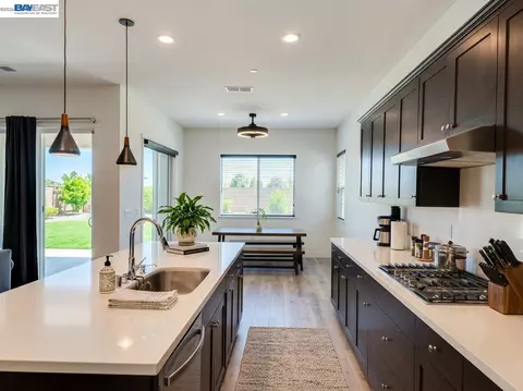 Kitchen - 3206 Shrute Dr, Lathrop, CA 95330 photo 2 of 4