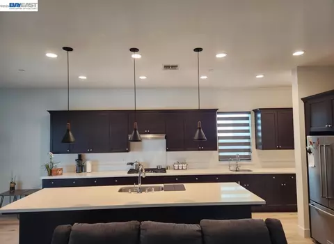 Kitchen - 3206 Shrute Dr, Lathrop, CA 95330 photo 4 of 4