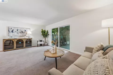 Living - 1814 Wildbrook Ct #C, Concord, CA 94521 photo 4 of 5