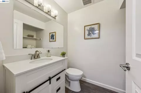 Bath - 1814 Wildbrook Ct #C, Concord, CA 94521 photo 2 of 8