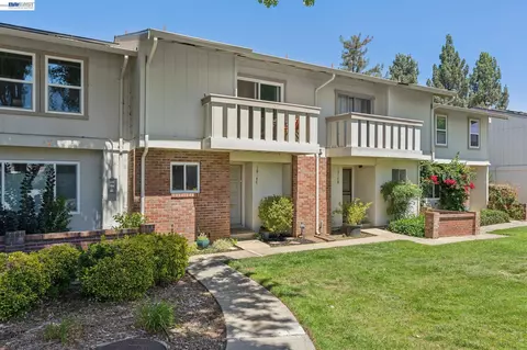 Exterior - 1814 Wildbrook Ct #C, Concord, CA 94521 photo 2 of 19