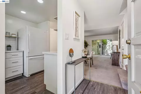 Entry Way - 1814 Wildbrook Ct #C, Concord, CA 94521 photo 1 of 4