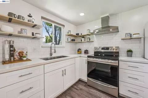 Kitchen - 1814 Wildbrook Ct #C, Concord, CA 94521 photo 3 of 5