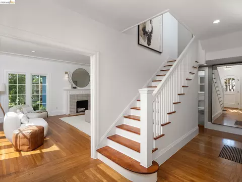 Entry Way - 1001 Cragmont Ave, Berkeley, CA 94708 photo 3 of 5