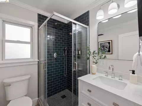 Bath - 1001 Cragmont Ave, Berkeley, CA 94708 photo 5 of 6