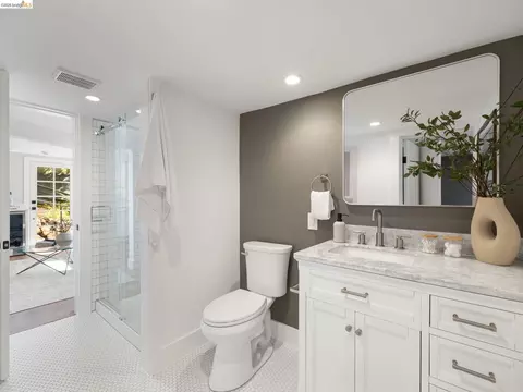 Bath - 1001 Cragmont Ave, Berkeley, CA 94708 photo 6 of 6
