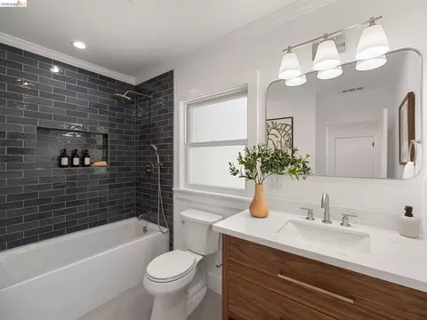 Bath - 1001 Cragmont Ave, Berkeley, CA 94708 photo 4 of 6