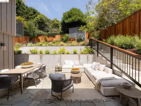 Exterior - 1001 Cragmont Ave, Berkeley, CA 94708 photo 3 of 22
