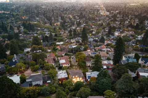 View/Area - 1001 Cragmont Ave, Berkeley, CA 94708 photo 2 of 5