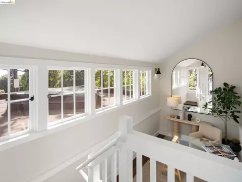 Entry Way - 1001 Cragmont Ave, Berkeley, CA 94708 photo 5 of 5