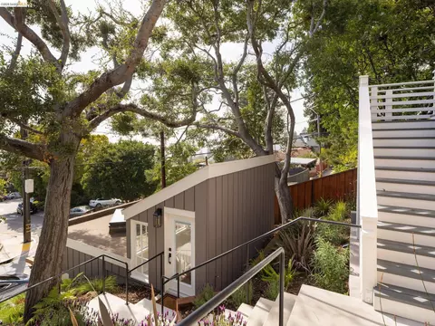 Exterior - 1001 Cragmont Ave, Berkeley, CA 94708 photo 14 of 22