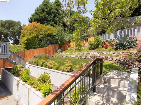 Exterior - 1001 Cragmont Ave, Berkeley, CA 94708 photo 7 of 22