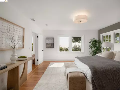 Bedroom - 1001 Cragmont Ave, Berkeley, CA 94708 photo 4 of 11