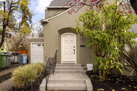 2935 Florence St, Berkeley, CA 94705 photo 2