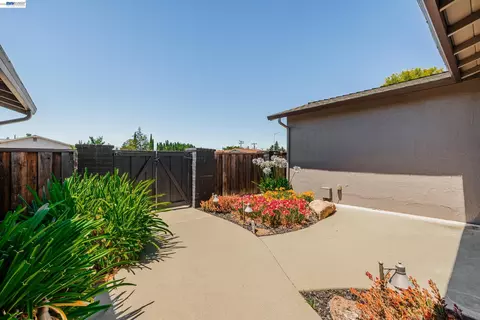 4601 Wilson Ln, Concord, CA 94521 photo 5
