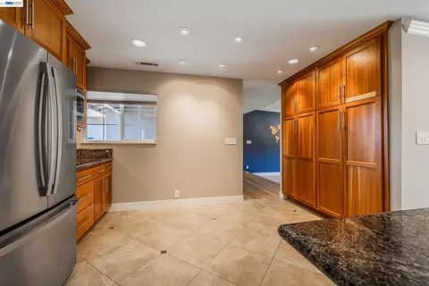4601 Wilson Ln, Concord, CA 94521 photo 24