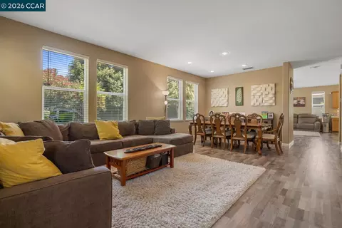 1117 Van Gogh Ln, Patterson, CA 95363 photo 9