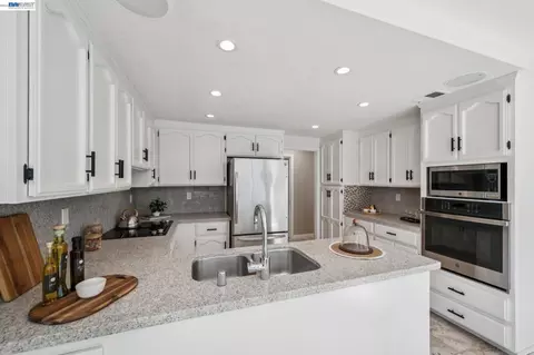 Kitchen - 151 Purcell Dr, Alameda, CA 94502 photo 3 of 4