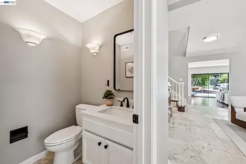 Entry Way - 151 Purcell Dr, Alameda, CA 94502 photo 2 of 5