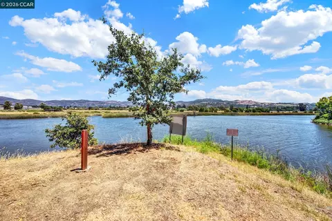 908 Marina Dr, Napa, CA 94559 photo 86