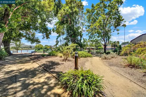 908 Marina Dr, Napa, CA 94559 photo 88
