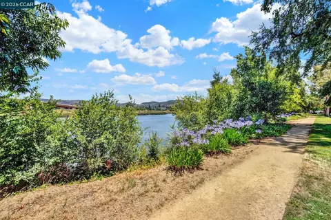 908 Marina Dr, Napa, CA 94559 photo 83