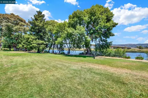 908 Marina Dr, Napa, CA 94559 photo 82