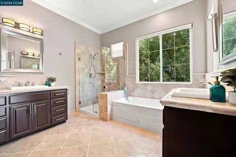 Bath - 3024 Overlook Dr, Vallejo, CA 94591 photo 1 of 6