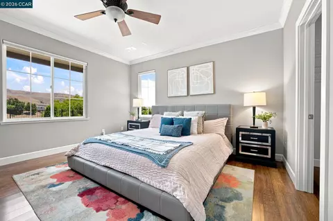 Bedroom - 3024 Overlook Dr, Vallejo, CA 94591 photo 8 of 9