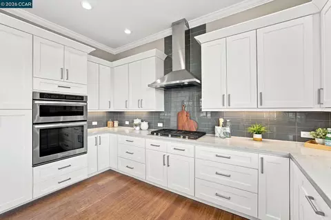 Kitchen - 3024 Overlook Dr, Vallejo, CA 94591 photo 7 of 8