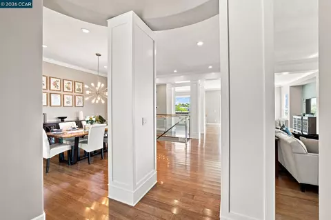 Entry Way - 3024 Overlook Dr, Vallejo, CA 94591 photo 2 of 4