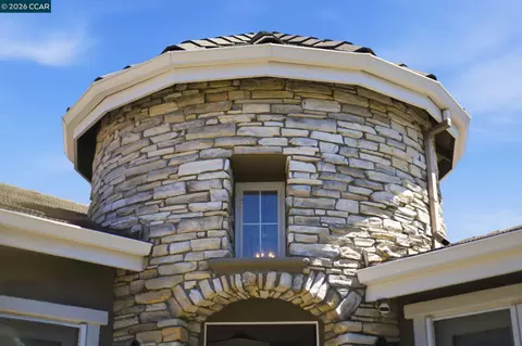Exterior - 3024 Overlook Dr, Vallejo, CA 94591 photo 12 of 12