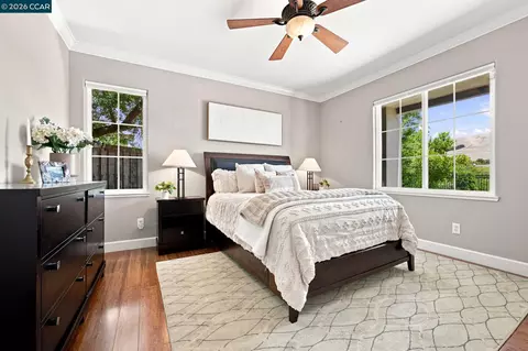 Bedroom - 3024 Overlook Dr, Vallejo, CA 94591 photo 6 of 9