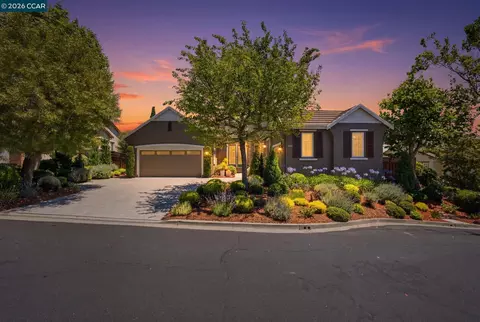 Exterior - 3024 Overlook Dr, Vallejo, CA 94591 photo 1 of 12
