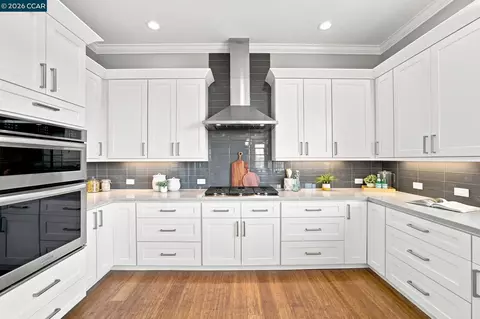 Kitchen - 3024 Overlook Dr, Vallejo, CA 94591 photo 6 of 8