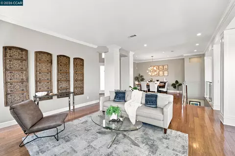 Living - 3024 Overlook Dr, Vallejo, CA 94591 photo 7 of 11
